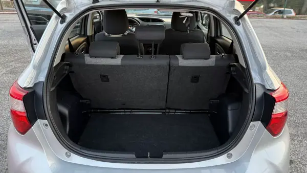 Toyota Yaris 2019 - 13880 EUR, 116435 km - AUTO.MOTO.pt - 116435km - foto 33 de 33