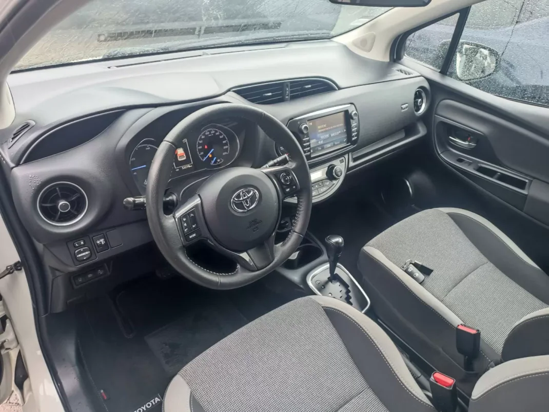 Toyota Yaris 2019 - 18750 EUR, 53000 km - AUTO.MOTO.pt - 53000km - foto 9 de 16