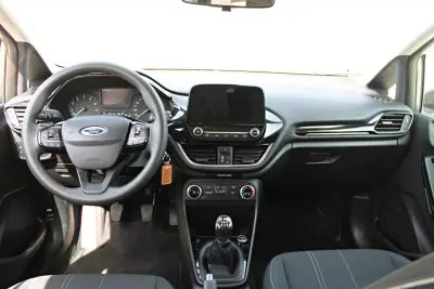 Ford Fiesta 2018 - 9900 EUR, 101396 km - AUTO.MOTO.pt - 101396km - foto 12 de 26