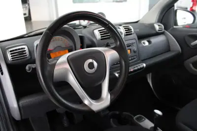 Smart Fortwo Cabrio 2009 - 6500 EUR, 122572 km - AUTO.MOTO.pt - 122572km - foto 9 de 15