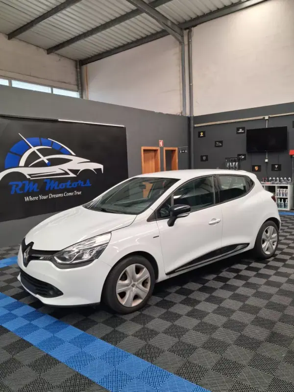 Renault Clio 2016 - 8990 EUR, 105872 km - AUTO.MOTO.pt - 105872km - foto 3 de 15