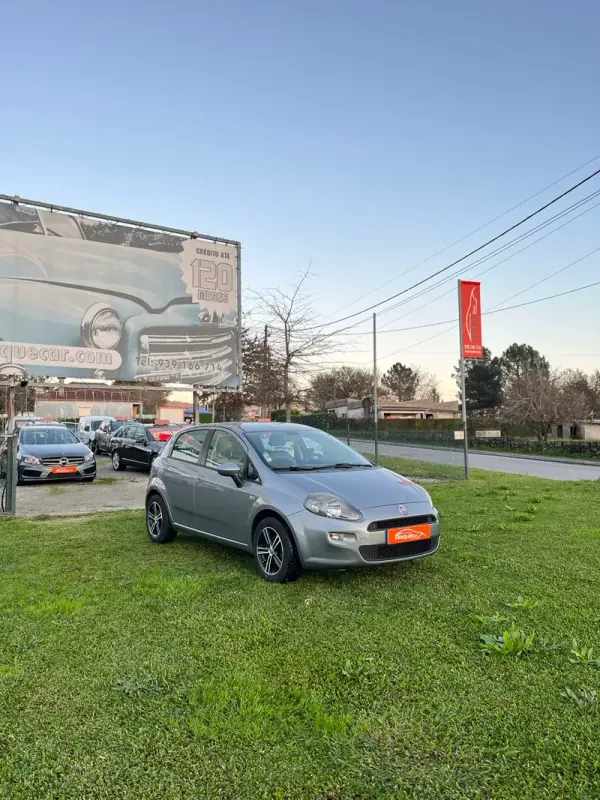 Fiat Punto 2013 - 6300 EUR, 177250 km - AUTO.MOTO.pt - 177250km - foto 11 de 11
