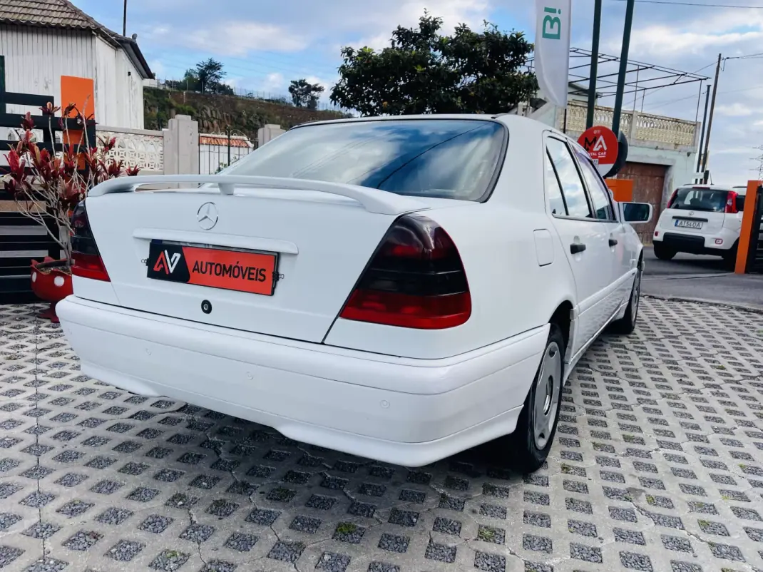 Mercedes-Benz C 200 1998 - 4500 EUR, 363710 km - AUTO.MOTO.pt - 363710km - foto 7 de 12