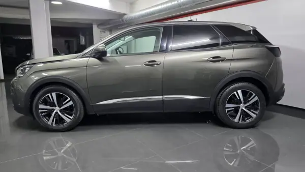 Peugeot 3008 2017 - 14990 EUR, 91000 km - AUTO.MOTO.pt - 91000km - foto 2 de 48