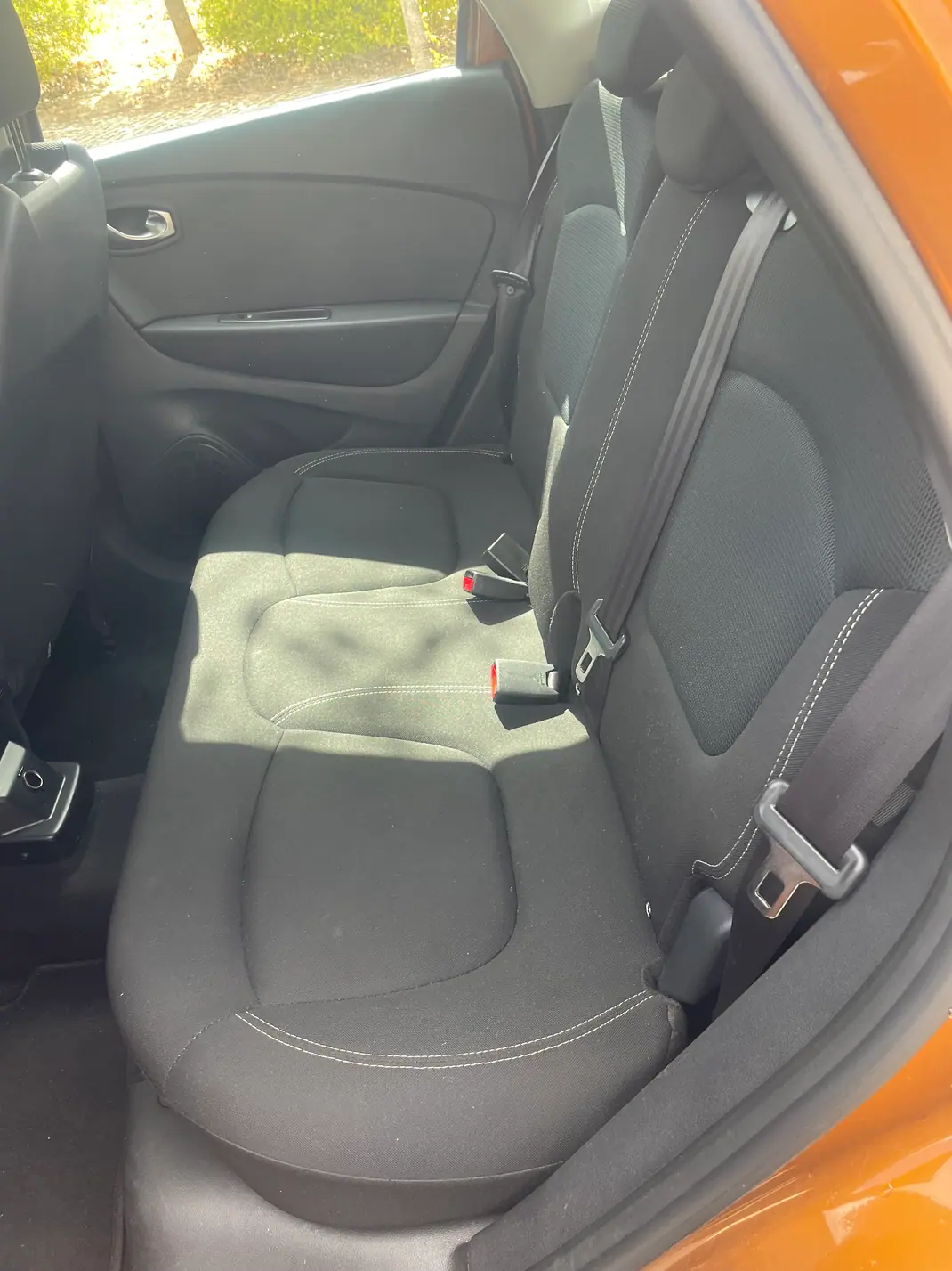 Renault Captur 2017 - 8999 EUR, 103000 km - 103000km - foto 9 de 13