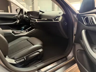 BMW i4 2022 - 36500 EUR, 76874 km - AUTO.MOTO.pt - 76874km - foto 11 de 18