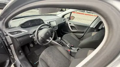 Peugeot 2008 2016 - 10590 EUR, 55500 km - AUTO.MOTO.pt - 55500km - foto 15 de 36