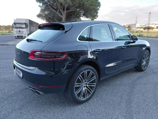 Porsche Macan 2014 - 38490 EUR, 168209 km - AUTO.MOTO.pt - 168209km - foto 13 de 37