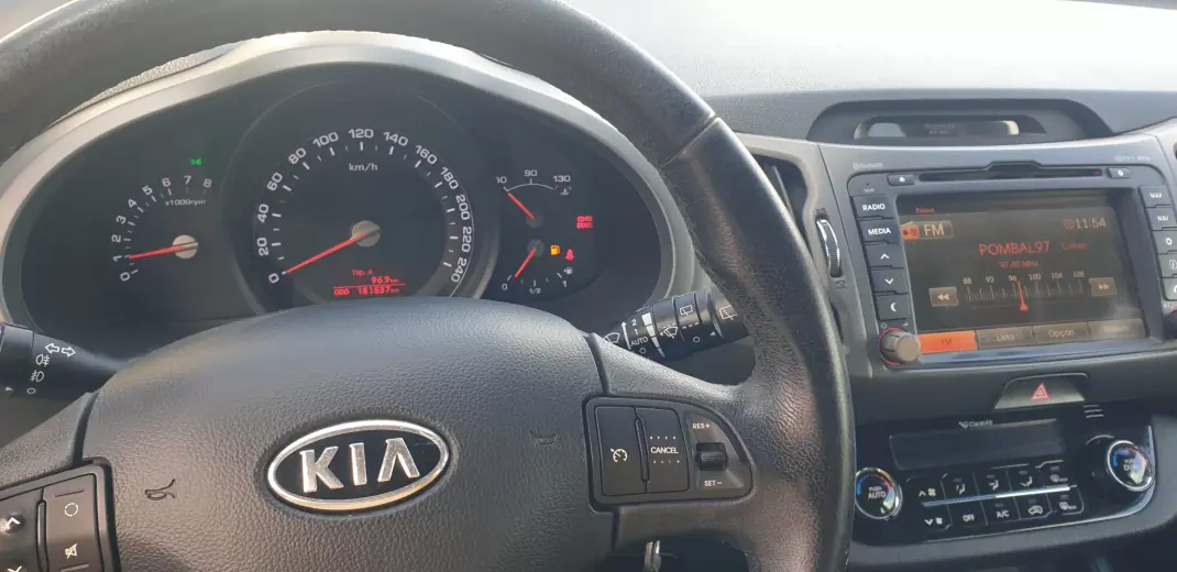 Kia Sportage 2012 - 10750 EUR, 181000 km - AUTO.MOTO.pt - 181000km - foto 13 de 15