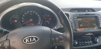 Kia Sportage 2012 - 10750 EUR, 181000 km - AUTO.MOTO.pt - 181000km - foto 13 de 15