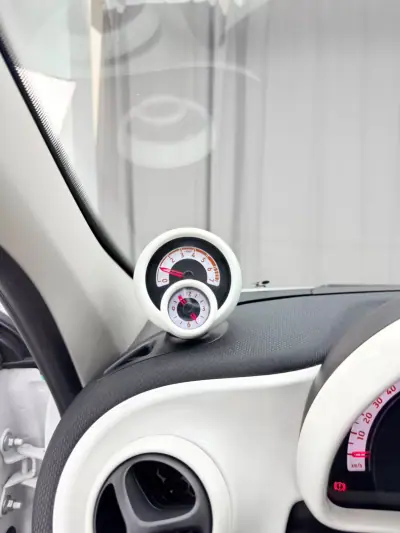 Smart ForFour 2015 - 8250 EUR, 144000 km - AUTO.MOTO.pt - 144000km - foto 20 de 21