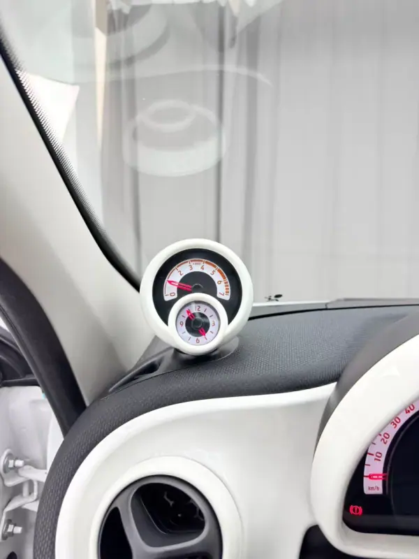 Smart ForFour 2015 - 8250 EUR, 144000 km - AUTO.MOTO.pt - 144000km - foto 20 de 21