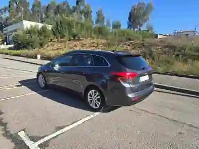 Kia Ceed SW 2015 — foto 2 de 12