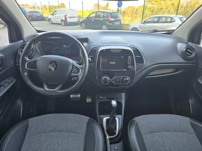 Renault Captur 2018 - 13450 EUR, 168000 km - AUTO.MOTO.pt - 168000km - foto 10 de 16