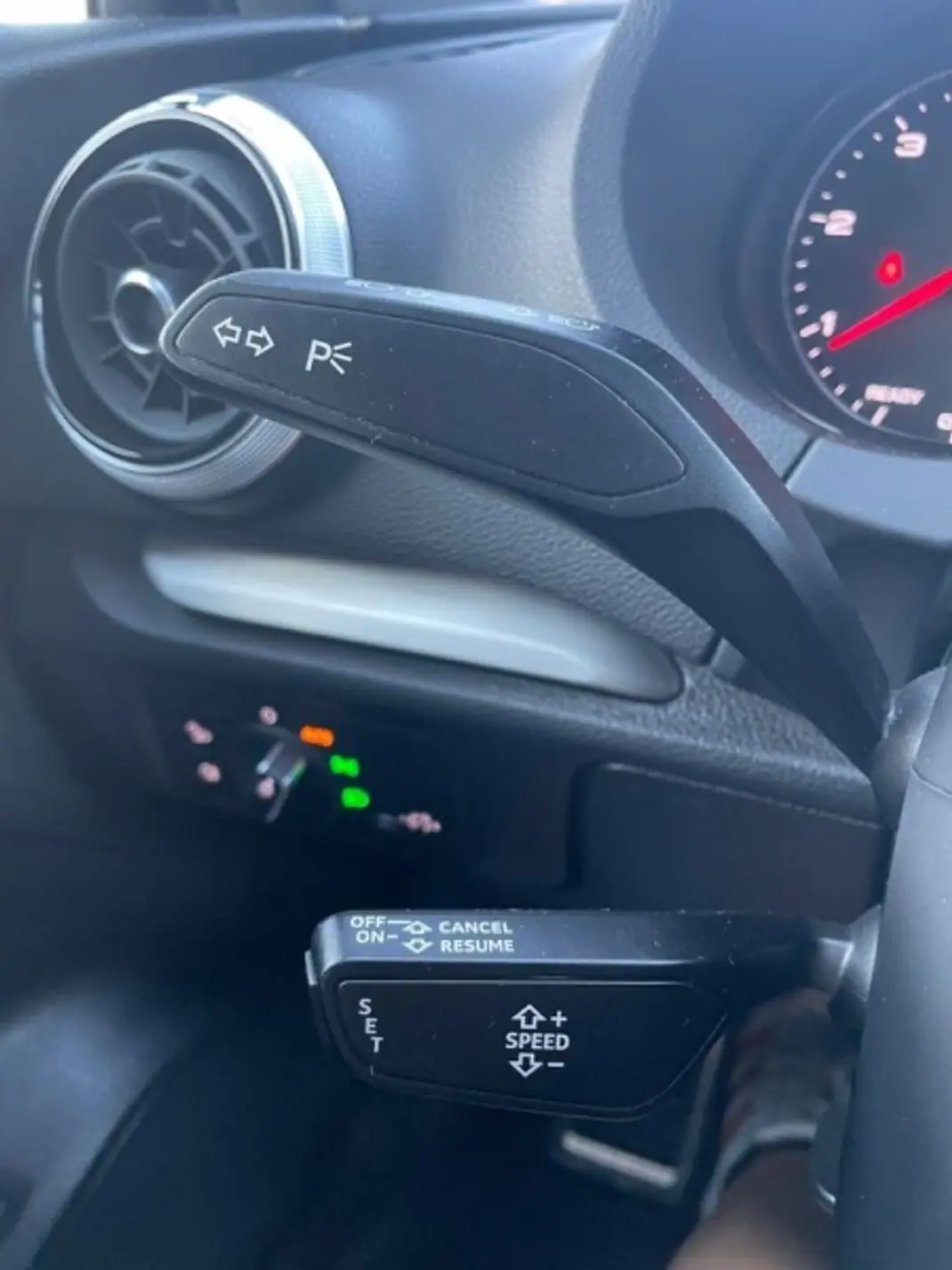 Audi A3 Limousine 2019 - 24999 EUR, 107600 km - AUTO.MOTO.pt - 107600km - foto 22 de 43
