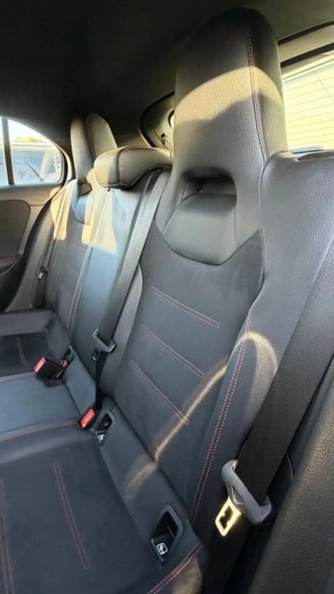 Mercedes-Benz A 180 2020 - 22500 EUR, 73000 km - 73000km - foto 9 de 14