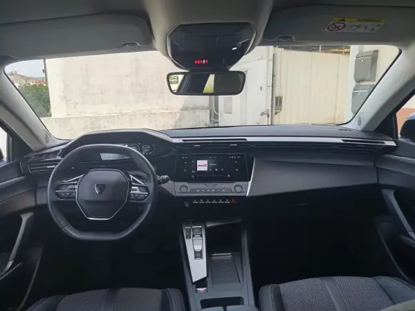 Peugeot 308 SW 2025 - 24990 EUR, 53970 km - AUTO.MOTO.pt - 53970km - foto 14 de 18