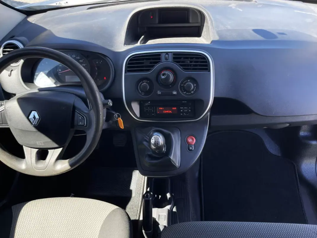 Renault Kangoo 1.5 DCi Business 2020 - 13490 EUR, 142280 km - AUTO.MOTO.pt - 142280km - foto 7 de 17