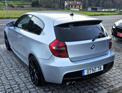 BMW 118 2018 - 9999 EUR, 300000 km - AUTO.MOTO.pt - 300000km - foto 4 de 24