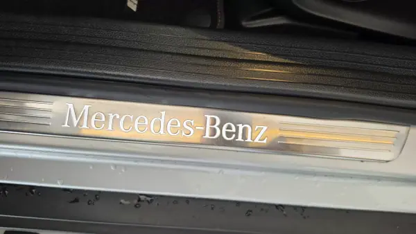 Mercedes-Benz GLA 180 2018 - 24900 EUR, 41570 km - 41570km - foto 33 de 52