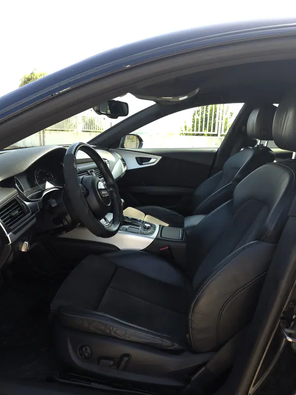 Audi A7 Sportback 2012 - 20000 EUR, 200000 km - AUTO.MOTO.pt - 200000km - foto 8 de 12