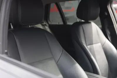 Mercedes-Benz C 180 2019 - 21900 EUR, 186430 km - AUTO.MOTO.pt - 186430km - foto 25 de 36