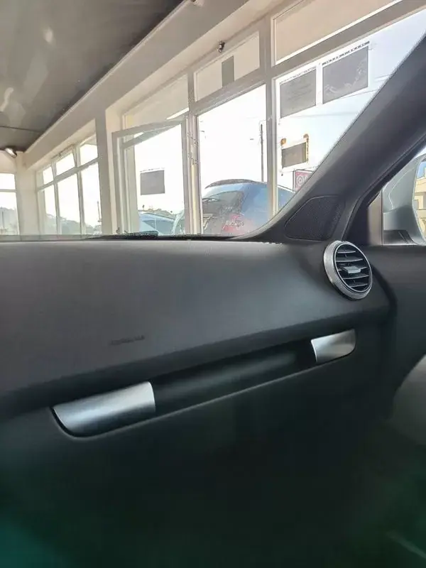 Audi A3 2010 - 10350 EUR, 259000 km - AUTO.MOTO.pt - 259000km - foto 30 de 31