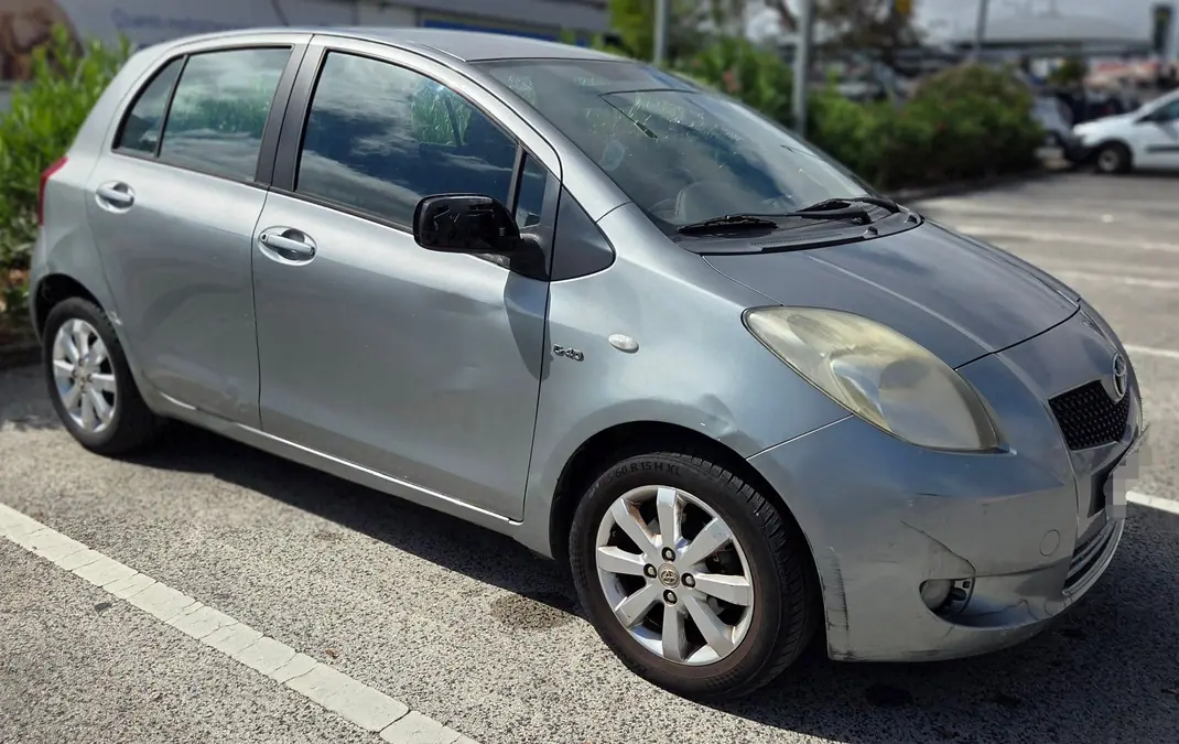 Toyota Yaris 2008 - 5000 EUR, 254000 km - 254000km - foto 4 de 14