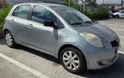 Toyota Yaris 2008 - 5000 EUR, 254000 km - 254000km - foto 4 de 14