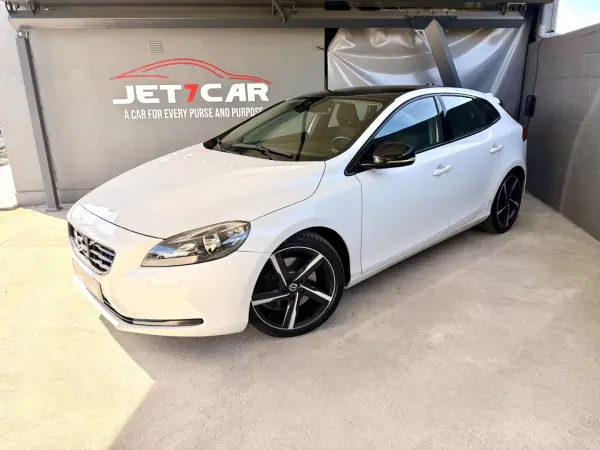 Volvo V40 2014 - 14490 EUR, 182428 km - AUTO.MOTO.pt - 182428km - foto 2 de 21