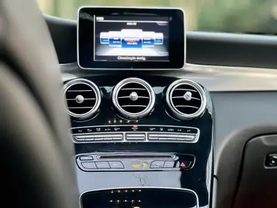Mercedes-Benz GLC 350 2017 - 46490 EUR, 160000 km - AUTO.MOTO.pt - 160000km - foto 17 de 25