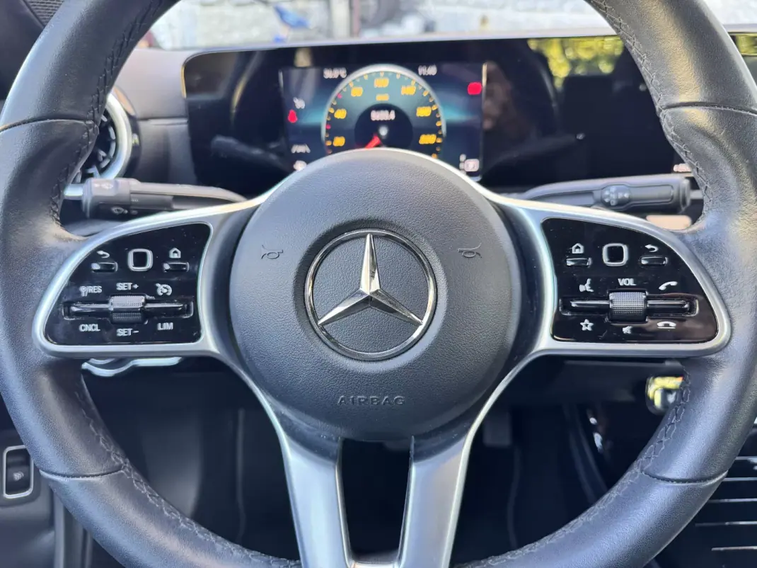 Mercedes-Benz CLA 200 2022 - 27500 EUR, 65247 km - 65247km - foto 13 de 24
