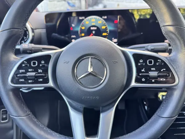 Mercedes-Benz CLA 200 2022 - 27500 EUR, 65247 km - AUTO.MOTO.pt - 65247km - foto 13 de 24