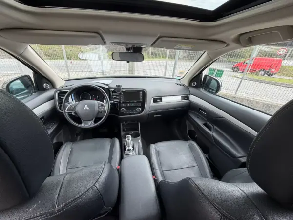 Mitsubishi Outlander 2014 - 17900 EUR, 161000 km - AUTO.MOTO.pt - 161000km - foto 8 de 10
