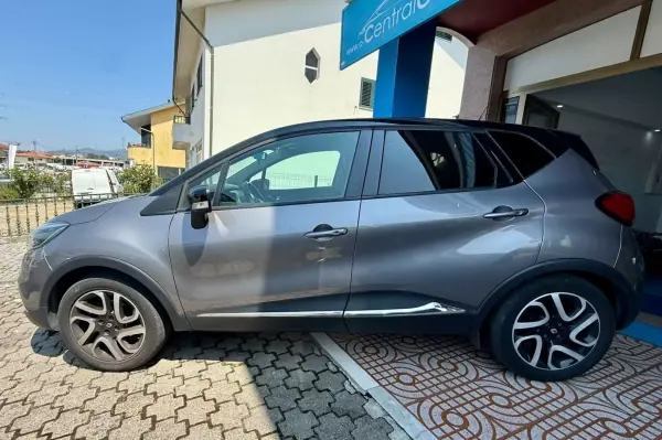 Renault Captur 2014 - 9950 EUR, 160000 km - AUTO.MOTO.pt - 160000km - foto 5 de 13