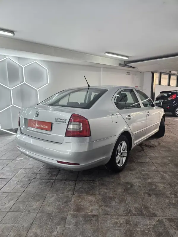 Skoda Octavia 2012 - 9350 EUR, 284108 km - AUTO.MOTO.pt - 284108km - foto 13 de 26