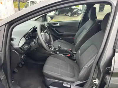 Ford Fiesta 2018 - 13490 EUR, 140000 km - AUTO.MOTO.pt - 140000km - foto 6 de 10