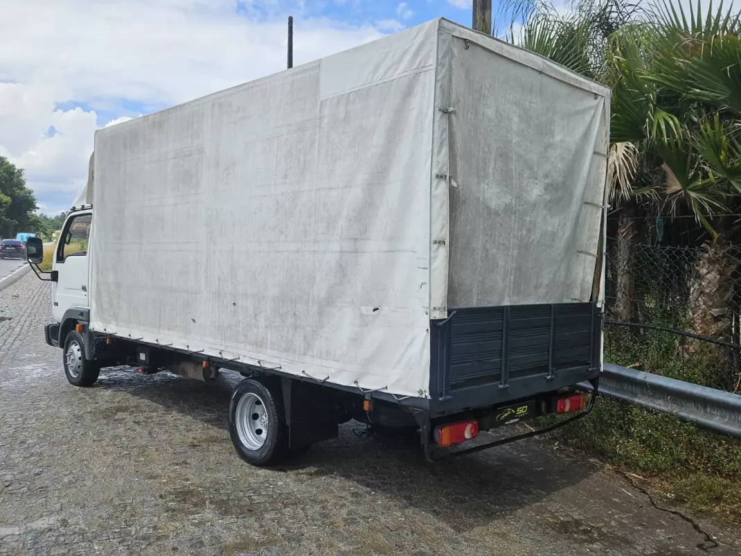 Nissan Cabstar 35.13 2007 - 10500 EUR, 217000 km - 217000km - foto 4 de 9