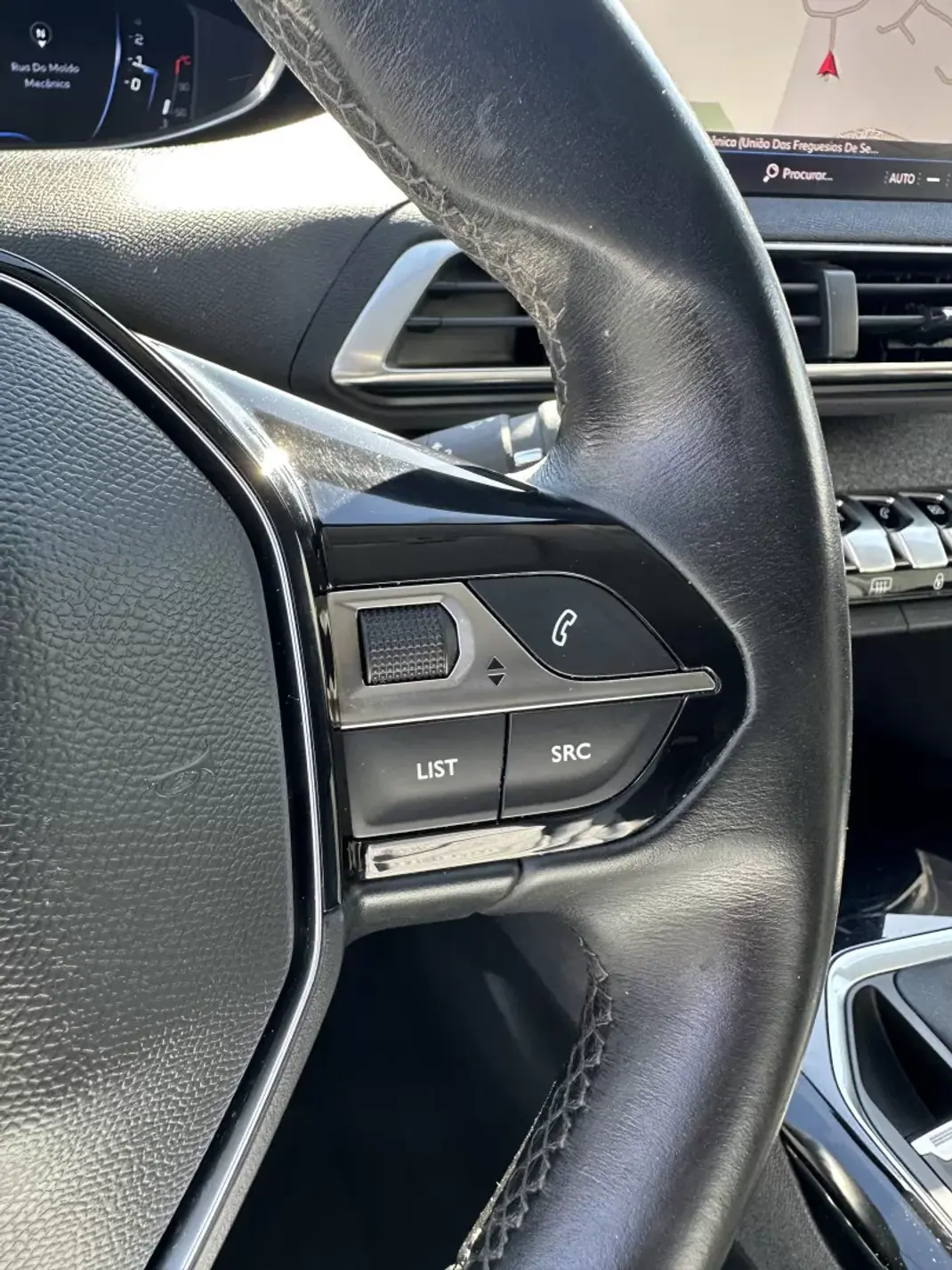 Peugeot 5008 2018 - 14900 EUR, 190000 km - 190000km - foto 42 de 73