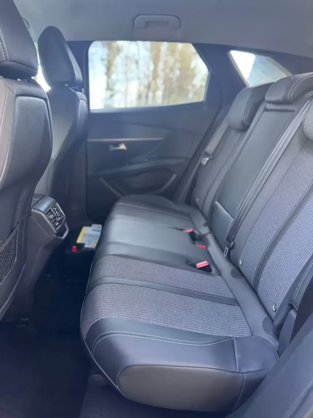 Peugeot 3008 2022 - 23500 EUR, 113156 km - AUTO.MOTO.pt - 113156km - foto 11 de 19