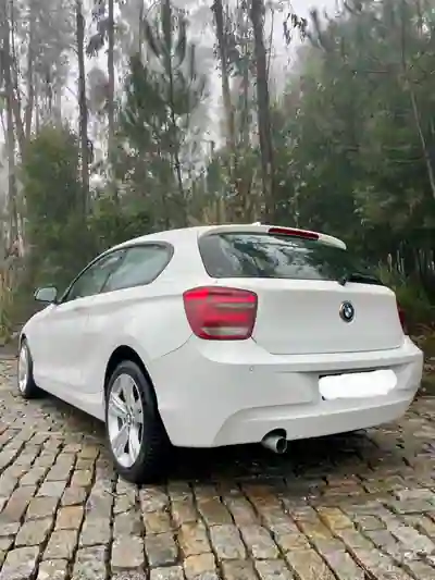 BMW 114 2015 - 10990 EUR, 182000 km - AUTO.MOTO.pt - 182000km - foto 12 de 12