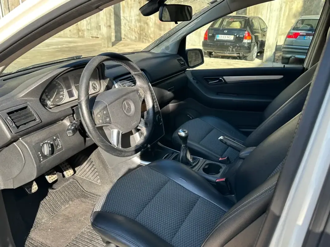 Mercedes-Benz B 200 2009 - 7500 EUR, 281813 km - 281813km - foto 13 de 19