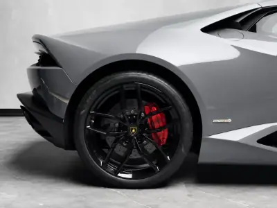 Lamborghini Huracán 2017 - 279000 EUR, 57552 km - AUTO.MOTO.pt - 57552km - foto 7 de 13