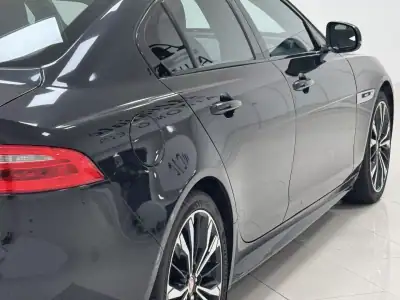 Jaguar XE 2016 - 15990 EUR, 184000 km - AUTO.MOTO.pt - 184000km - foto 15 de 26