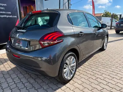 Peugeot 208 2018 - 9500 EUR, 102011 km - 102011km - foto 2 de 10