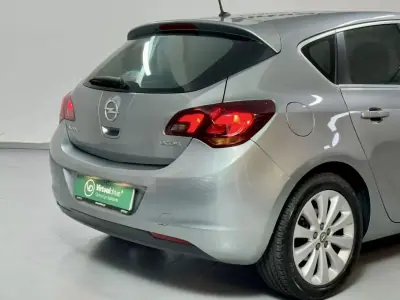 Opel Astra 2012 - 6250 EUR, 154000 km - AUTO.MOTO.pt - 154000km - foto 7 de 52