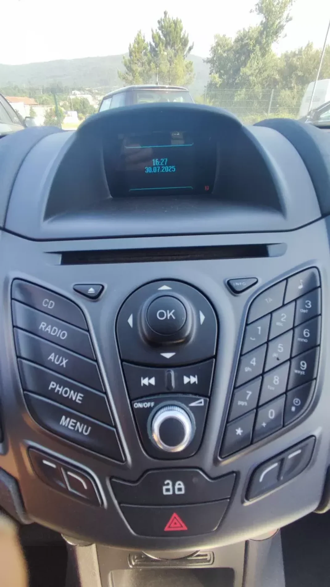 Ford Fiesta 2014 - 9798 EUR, 176798 km - AUTO.MOTO.pt - 176798km - foto 11 de 23