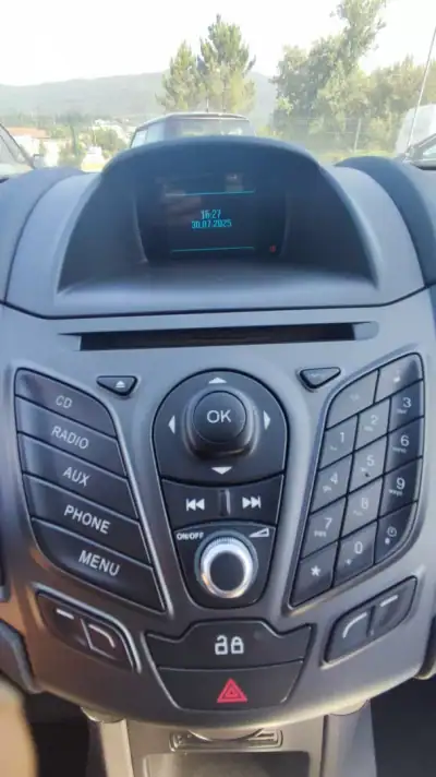 Ford Fiesta 2014 - 9798 EUR, 176798 km - AUTO.MOTO.pt - 176798km - foto 11 de 23