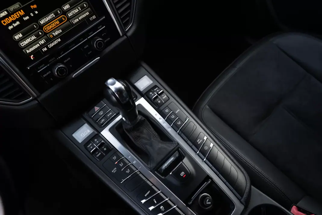 Porsche Macan 2014 - 35600 EUR, 199000 km - AUTO.MOTO.pt - 199000km - foto 32 de 47