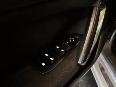 Peugeot 308 SW 2020 - 13490 EUR, 122100 km - AUTO.MOTO.pt - 122100km - foto 19 de 34